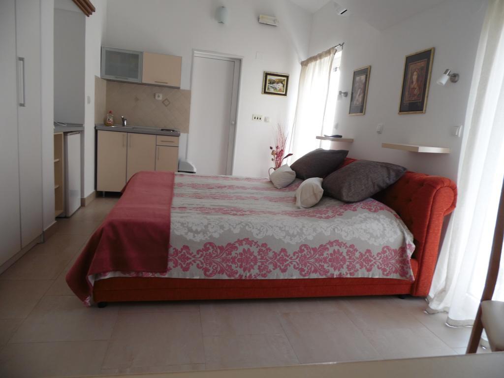 Apartments Slavica Jovanovic Sveti Stefan Chambre photo